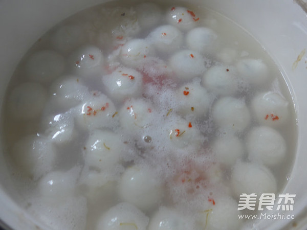 <a href=/shicai/shucai/GuiHua/index.html target=_blank><u>桂花</u></a>酒酿汤圆的做法