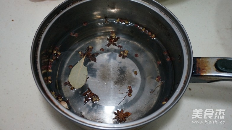 香卤<a href=/shicai/rouqin/AnChunDan/index.html target=_blank><u><a href=/shicai/rouqin/AnChun/index.html target=_blank><u>鹌鹑</u></a>蛋</u></a>的做法