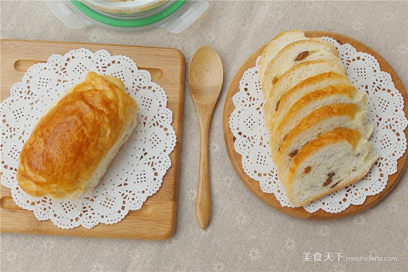 提子<a href=/shicai/mimian/MianBao/index.html target=_blank><u>面包</u></a>