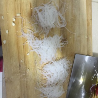 蒜蓉<a href=/shicai/mimian/FenSi/index.html target=_blank><u>粉丝</u></a><a href=/shicai/shuichanpin/ShanBei/index.html target=_blank><u>扇贝</u></a>