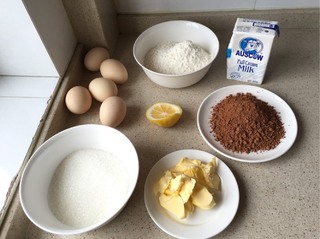 <a href=/shicai/mimian/QiaoKeLi/index.html target=_blank><u>巧克力</u></a>海绵蛋糕