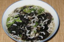 虾皮<a href=/shicai/shuichanpin/ZiCai/index.html target=_blank><u>紫菜</u></a>汤