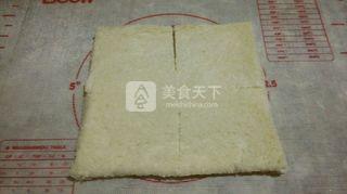 <a href=/shicai/rouqin/PeiGen/index.html target=_blank><u>培根</u></a><a href=/shicai/mimian/ZhiShi/index.html target=_blank><u>芝士</u></a>土司塔