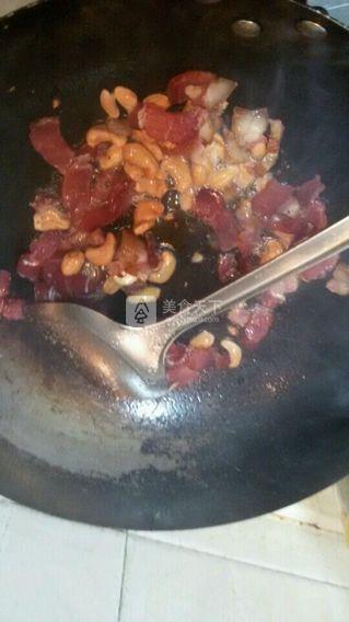 <a href=/shicai/rouqin/LaRou/index.html target=_blank><u>腊肉</u></a>炒<a href=/shicai/shucai/LuSun/index.html target=_blank><u>芦笋</u></a>