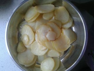 蒜泥<a href=/shicai/shucai/TuDou/index.html target=_blank><u>土豆</u></a>