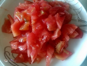 <a href=/shicai/rouqin/JiDan/index.html target=_blank><u>鸡蛋</u></a>炒<a href=/shicai/shucai/XiHongShi/index.html target=_blank><u>西红柿</u></a>太阳花步骤4