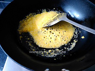 蟹<a href=/shicai/mimian/HuangDou/index.html target=_blank><u>黄豆</u></a>腐