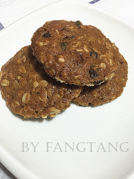 <a href=/shicai/mimian/YanMai/index.html target=_blank><u>燕麦</u></a>提子饼干