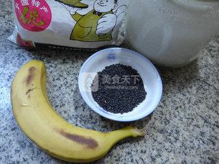 <a href=/shicai/guopin/XianJiao/index.html target=_blank><u>香蕉</u></a>馅<a href=/shicai/guopin/ZhiMa/index.html target=_blank><u>芝麻</u></a><a href=/shicai/mimian/NuoMi/index.html target=_blank><u>糯米</u></a>饼