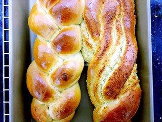 椰蓉辫子<a href=/shicai/mimian/MianBao/index.html target=_blank><u>面包</u></a>