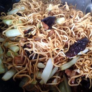 <a href=/shicai/shucai/DouJiao/index.html target=_blank><u>豆角</u></a>肉炒面