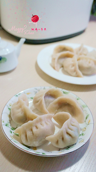 <a href=/shicai/rouqin/ZhuRou/index.html target=_blank><u>猪肉</u></a><a href=/shicai/guopin/Xing/index.html target=_blank><u>杏</u></a>鲍菇水饺