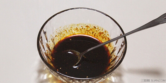 <a href=zt/liangfen target=_blank><u>凉粉的做法大全</u></a> 自制<a href=/shicai/mimian/LvDou/index.html target=_blank><u>绿豆</u></a>凉粉开胃消暑