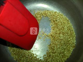 <a href=/shicai/guopin/HuaSheng/index.html target=_blank><u>花生</u></a>糖