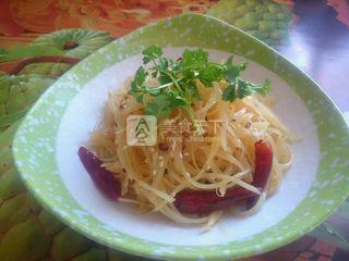 凉拌酸辣<a href=/shicai/shucai/TuDou/index.html target=_blank><u>土豆</u></a>丝