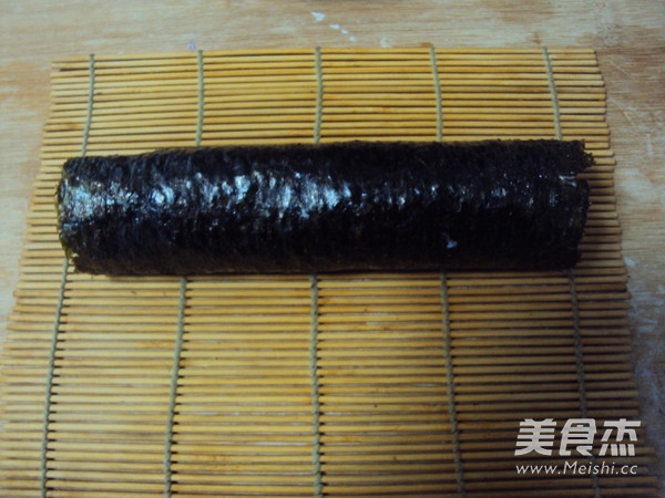 <a href=/shicai/shuichanpin/ZiCai/index.html target=_blank><u>紫菜</u></a>包饭的做法