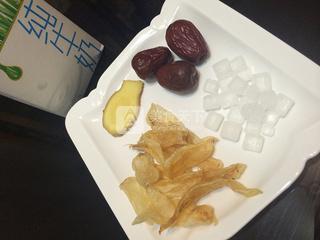 鱼胶炖<a href=/shicai/mimian/NiuNai/index.html target=_blank><u>牛奶</u></a>