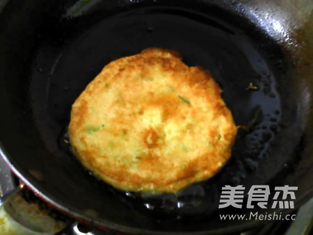 软嫩<a href=/shicai/rouqin/ZhengJi/index.html target=_blank><u>鸡肉</u></a><a href=/shicai/mimian/DouFu/index.html target=_blank><u>豆腐</u></a>饼的做法