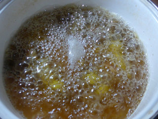 银<a href=/shicai/guopin/XingRen/index.html target=_blank><u><a href=/shicai/guopin/Xing/index.html target=_blank><u>杏</u></a>仁</u></a><a href=/shicai/guopin/GuiYuan/index.html target=_blank><u>桂圆</u></a>汤