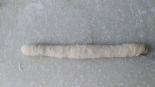 <a href=/shicai/mimian/NiuNai/index.html target=_blank><u>牛奶</u></a><a href=/shicai/guopin/XingRen/index.html target=_blank><u><a href=/shicai/guopin/Xing/index.html target=_blank><u>杏</u></a>仁</u></a>花环<a href=/shicai/mimian/MianBao/index.html target=_blank><u>面包</u></a>