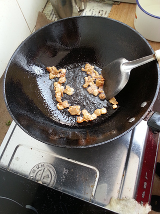 <a href=/shicai/shucai/XiHuLu/index.html target=_blank><u>西葫芦</u></a><a href=/shicai/guopin/Xing/index.html target=_blank><u>杏</u></a>鲍茹炒肉片