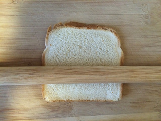 玫瑰烤<a href=/shicai/mimian/TuSi/index.html target=_blank><u>吐司</u></a>