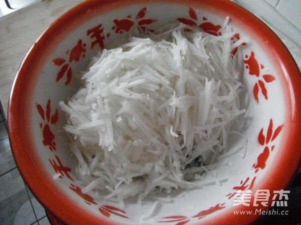 <a href=/shicai/rouqin/ZhuRou/index.html target=_blank><u>猪肉</u></a><a href=/shicai/shucai/BaiLuoBo/index.html target=_blank><u>白<a href=/shicai/shucai/LuoBo/index.html target=_blank><u>萝卜</u></a></u></a>包子馅的做法
