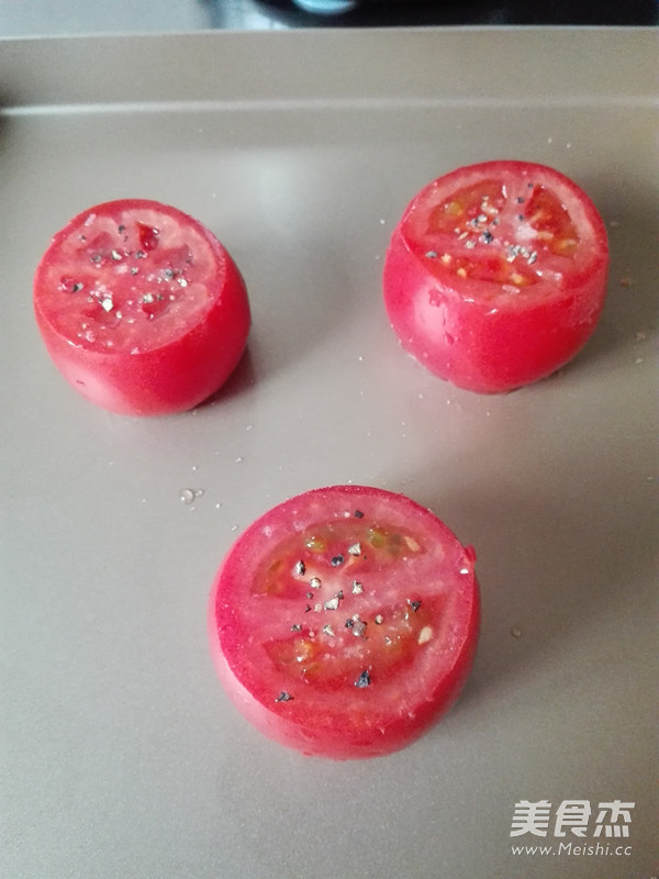 <a href=/shicai/mimian/ZhiShi/index.html target=_blank><u>芝士</u></a>焗番茄的做法