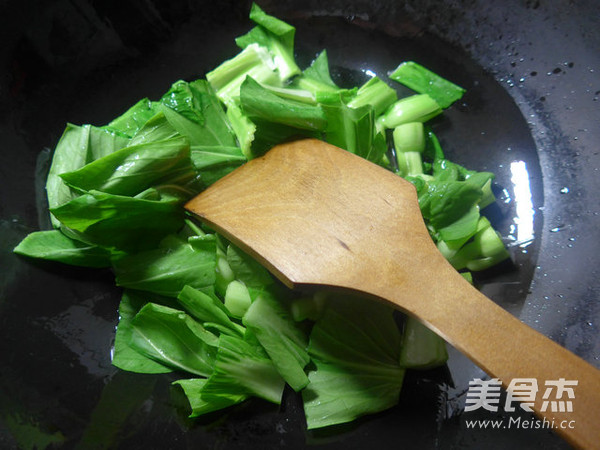 咖喱菜芯波纹面的做法