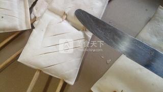 香烤孜然<a href=/shicai/mimian/DouFu/index.html target=_blank><u>豆腐</u></a>串