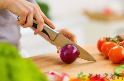 <a href=/shicai/shucai/YangCong/index.html target=_blank><u>洋葱</u></a>怎么切不流泪