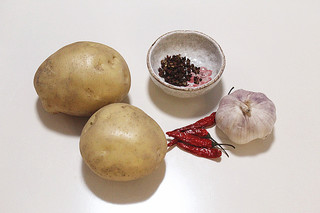 炝炒<a href=/shicai/shucai/TuDou/index.html target=_blank><u>土豆</u></a>丝