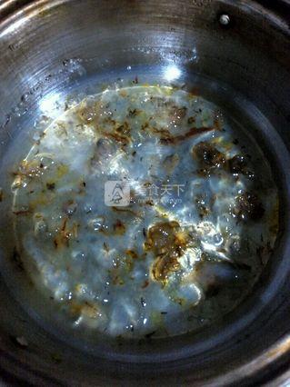 冰糖<a href=/shicai/mimian/NiuNai/index.html target=_blank><u>牛奶</u></a>炖<a href=/shicai/yaoshi/YaWo/index.html target=_blank><u>燕窝</u></a>