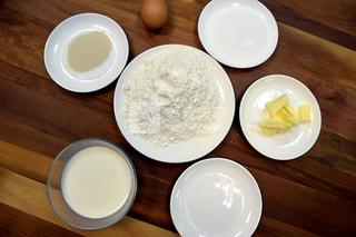 糖衣<a href=/shicai/mimian/NaiLao/index.html target=_blank><u>奶酪</u></a><a href=/shicai/guopin/CaoMei/index.html target=_blank><u>草莓</u></a>卷