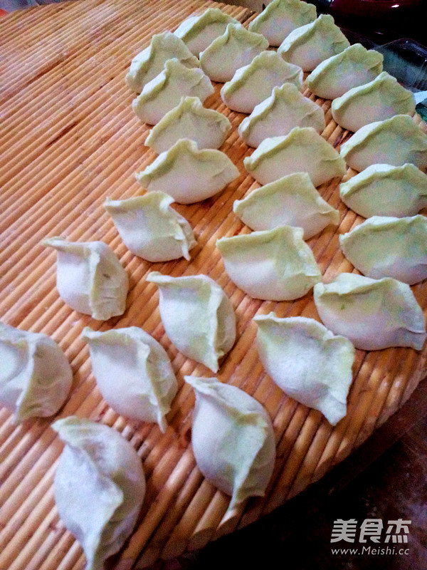 <a href=/shicai/shucai/QinCai/index.html target=_blank><u>芹菜</u></a>馅饺子的做法