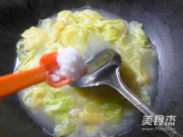 虾皮圆<a href=/shicai/shucai/BaiCai/index.html target=_blank><u>白菜</u></a><a href=/shicai/mimian/YuMiMian/index.html target=_blank><u><a href=/shicai/mimian/YuMi/index.html target=_blank><u>玉米</u></a>面</u></a>疙瘩的做法