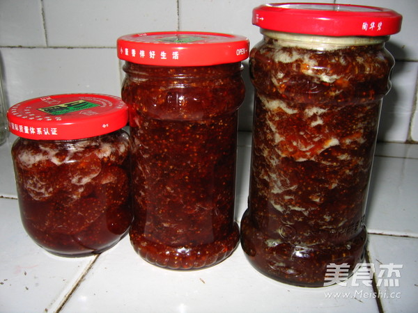 自己动手DIY<a href=/shicai/guopin/CaoMei/index.html target=_blank><u>草莓</u></a>酱 吃起来美美哒的做法