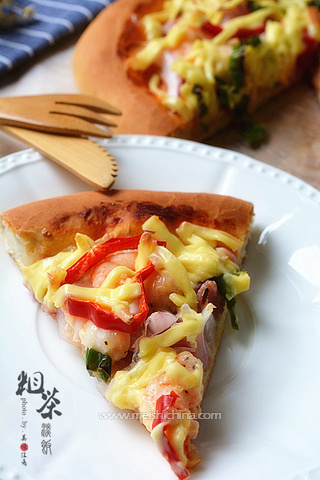 虾仁<a href=/shicai/rouqin/PeiGen/index.html target=_blank><u>培根</u></a>披萨