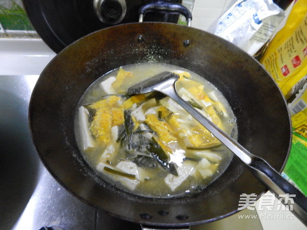 <a href=/shicai/shuichanpin/HaiDai/index.html target=_blank><u>海带</u></a>豆<a href=/shicai/mimian/DouFu/index.html target=_blank><u>豆腐</u></a>汤的做法