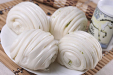 <a href=/shicai/diaoweipin/CongYou/index.html target=_blank><u>葱油</u></a>花卷