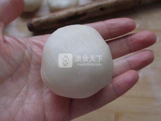 豆沙<a href=/shicai/shucai/JuHua/index.html target=_blank><u>菊花</u></a>酥