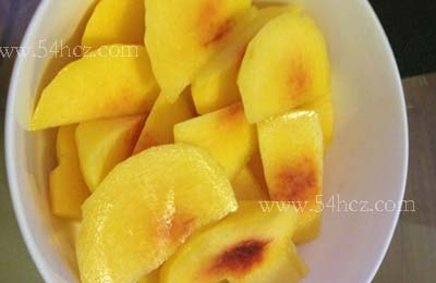 黄<a href=/shicai/guopin/Tao/index.html target=_blank><u>桃</u></a>水果罐头2