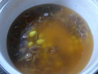 银<a href=/shicai/guopin/XingRen/index.html target=_blank><u><a href=/shicai/guopin/Xing/index.html target=_blank><u>杏</u></a>仁</u></a><a href=/shicai/guopin/GuiYuan/index.html target=_blank><u>桂圆</u></a>汤