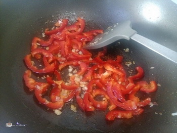 彩椒炒肉丝步骤7