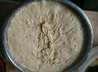 自制<a href=/shicai/mimian/YouTiao/index.html target=_blank><u>油条</u></a>