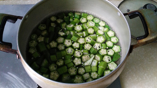 <a href=/shicai/shucai/QiuKui/index.html target=_blank><u>秋葵</u></a>炒蛋