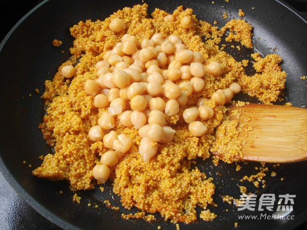 <a href=/shicai/rouqin/ZhengJi/index.html target=_blank><u>鸡肉</u></a>焗小<a href=/shicai/mimian/MiFan/index.html target=_blank><u>米饭</u></a>的做法