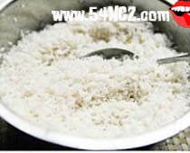 红<a href=/shicai/guopin/Zao/index.html target=_blank><u>枣</u></a><a href=zt/zongzi target=_blank><u>粽子的做法</u></a>2