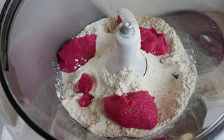 <a href=/shicai/rouqin/ZhuRou/index.html target=_blank><u>猪肉</u></a><a href=/shicai/guopin/Xing/index.html target=_blank><u>杏</u></a>鲍菇水饺