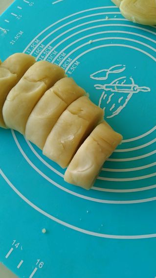 酥<a href=/shicai/rouqin/PiDan/index.html target=_blank><u>皮蛋</u></a>挞